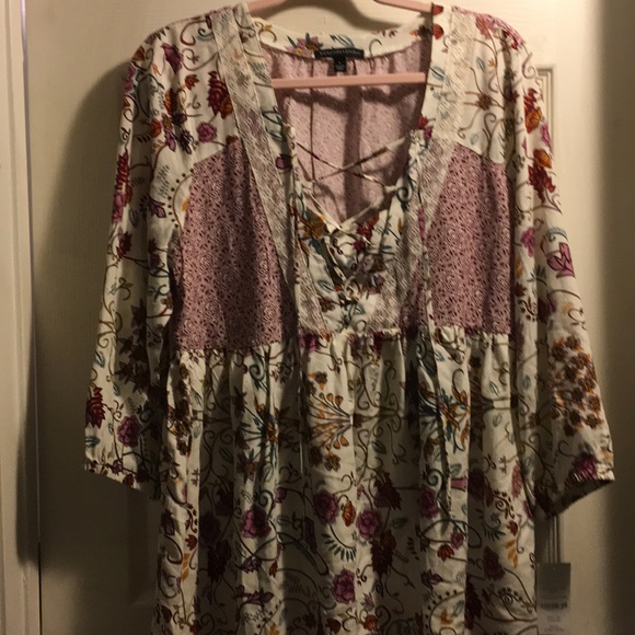 Floral n lace top - Picture 1 of 1